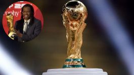 Foto que representa a Copa del Mundo llega al Estadio Guadalajara; Roque Junior levanta el trofeo en Jalisco | VIDEO