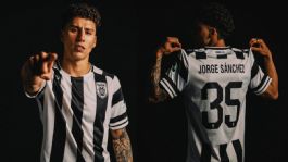 Foto que representa a PAOK ficha al mexicano Jorge Sánchez hasta 2029; así lo despidió Cruz Azul