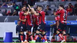 Foto que representa a Manuel Capasso le "roba" el triunfo a Pumas de último minuto; hubo penalti polémico