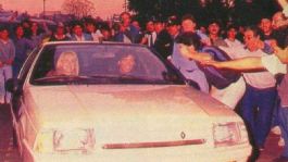 Foto que representa a El auto deportivo que unió a Diego Maradona con un piloto campeón y que sirvió como "amuleto"