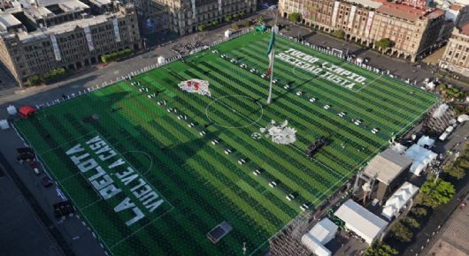 Así fue la clase masiva de fútbol en el Zócalo CDMX; México rompió Récord Guinness