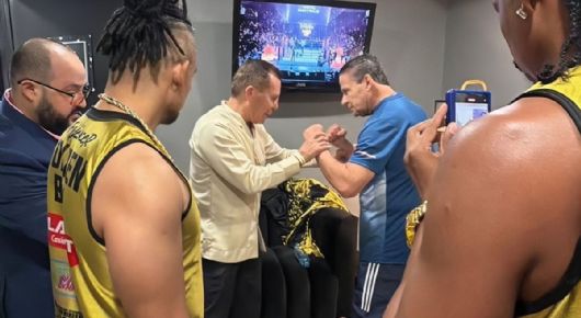 Ring Royale 2026: Julio César Chávez celebra a Alfredo Adame tras KO a Carlos Trejo | VIDEO