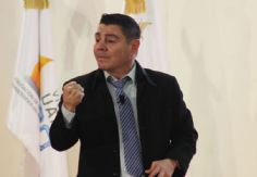 Foto ilustrativa de nota Ganó 7 títulos mundiales, se convirtió en leyenda del boxeo mexicano y hoy estudia Derecho