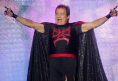 Foto ilustrativa de nota ¿Dónde ver Homenaje a Dos Leyendas 2026 en el CMLL? | Cartelera para el retiro de El Satánico