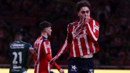 Foto que representa a ¡A la cima! Chivas arrolla a León con una "manita" para retomar el liderato del Clausura 2026