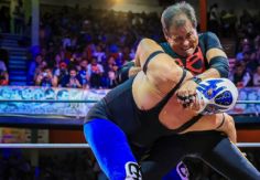 Foto ilustrativa de nota El día que El Satánico y Atlantis rindieron un inolvidable homenaje al "Diablo" Velasco en el CMLL