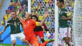 Foto que representa a Leyendas del arbitraje mexicano aseguran que sí fue penal sobre Robben en Brasil 2014