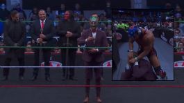 Foto que representa a AAA: Grande Americano es atacado por El Original en su coronación como Rey de Reyes 2026 | VIDEO