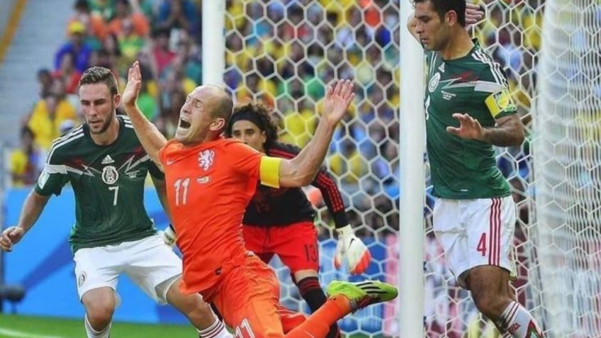 Leyendas del arbitraje mexicano aseguran que sí fue penal sobre Robben en Brasil 2014