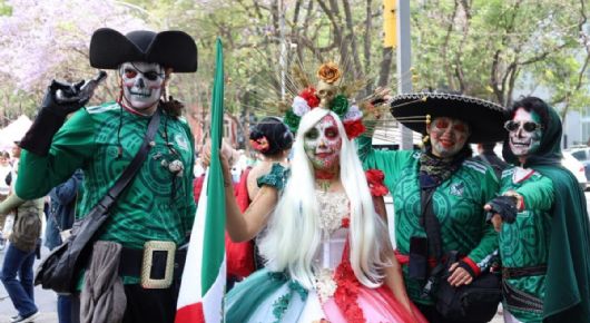 Así se vivió el Desfile de Catrinas Mundialistas en CDMX, a 80 días del Mundial 2026 | VIDEO