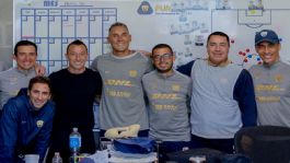 Foto que representa a Andrés Guardado continúa su preparación como DT: visitó a Efraín Juárez en Pumas