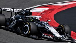 Foto que representa a GP de Japón 2026: Checo Pérez en problemas tras choque con Albon y terminar 19 en la FP1