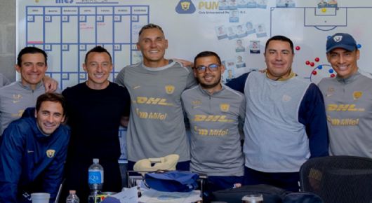 Andrés Guardado continúa su preparación como DT: visitó a Efraín Juárez en Pumas