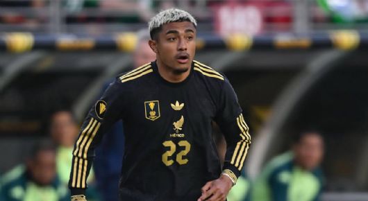 Julián Araujo, en riesgo de perderse el Mundial 2026 con México; aclaran magnitud de su lesión