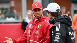 Foto que representa a Hamilton sorprende en la F1: se niega a aconsejar a Antonelli tras su gran momento en Mercedes