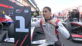 Foto que representa a F3: Ugo Ugochukwu, piloto de Campos Racing, sube a lo más alto del podio en Melbourne