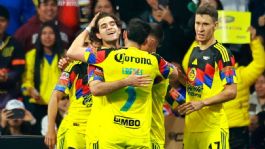 Foto que representa a Pato Salas anota el primer gol del remodelado Estadio Azteca en empate de América vs Cruz Azul