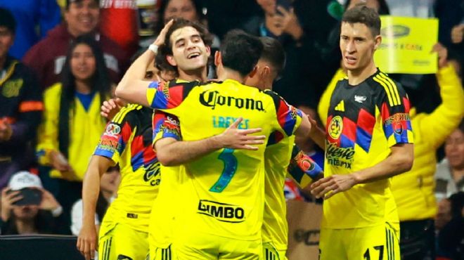 Foto ilustrativa de nota Pato Salas anota el primer gol del remodelado Estadio Azteca en empate de América vs Cruz Azul
