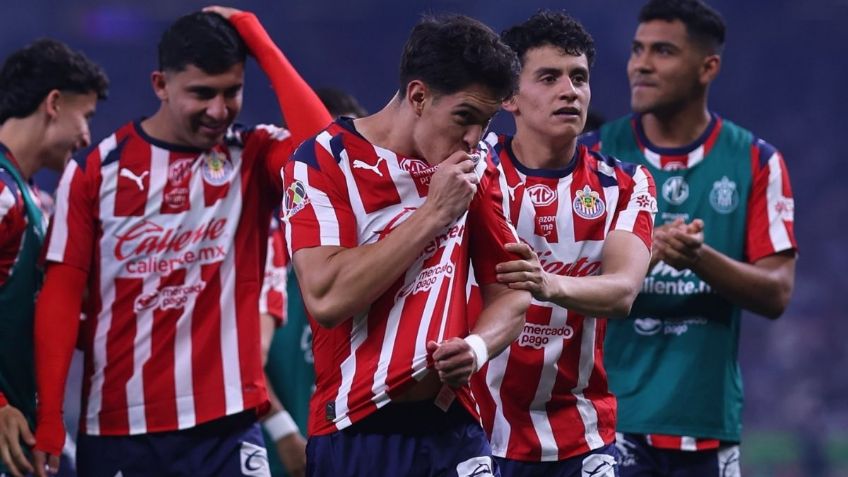 ¿Quiénes acechan el liderato de Chivas? Así marcha la tabla general tras la Jornada 14