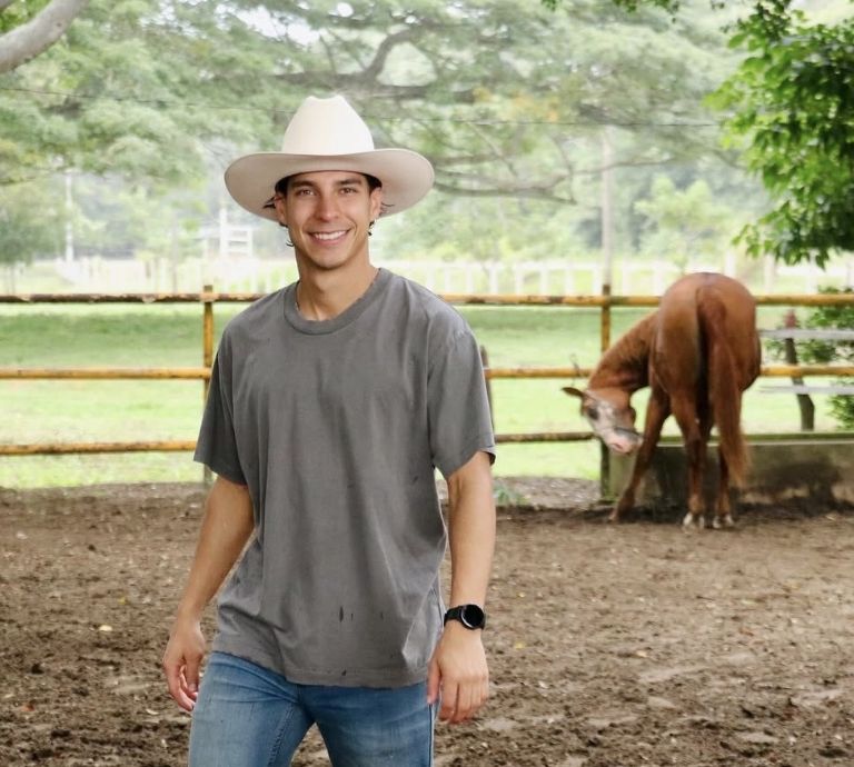 IG: @hermanoslainezganaderiamx