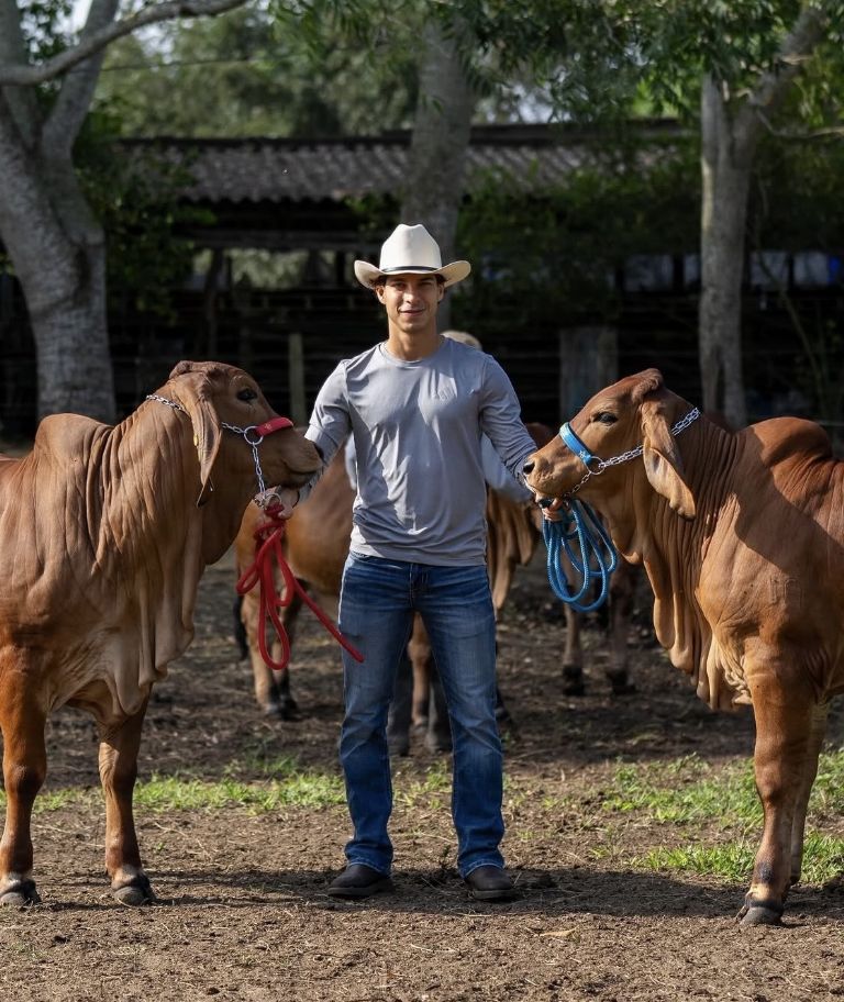 IG: @hermanoslainezganaderiamx