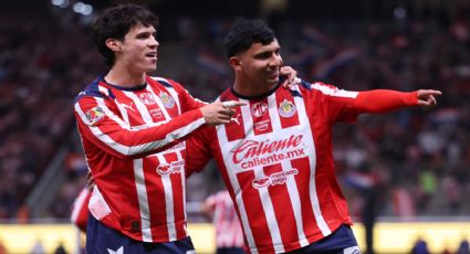 ¡Líder absoluto! Chivas brilla con una "manita" ante Puebla y doblete del Cotorro González