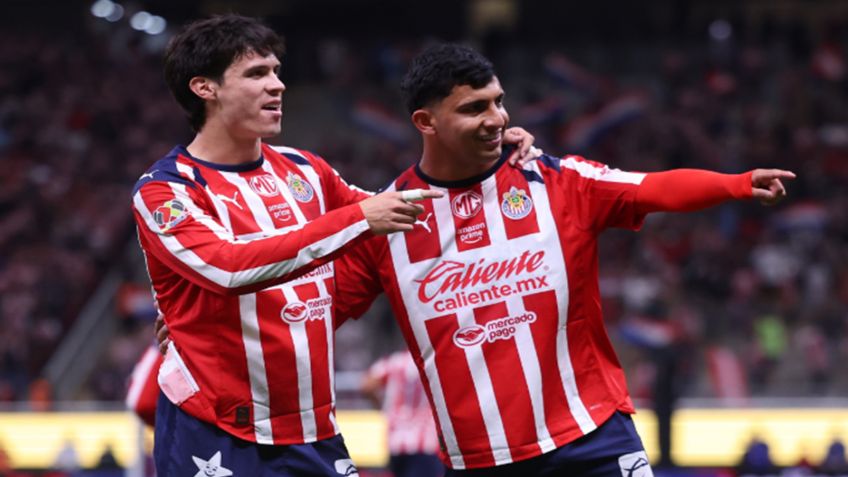 ¡Líder absoluto! Chivas brilla con una "manita" ante Puebla y doblete del Cotorro González