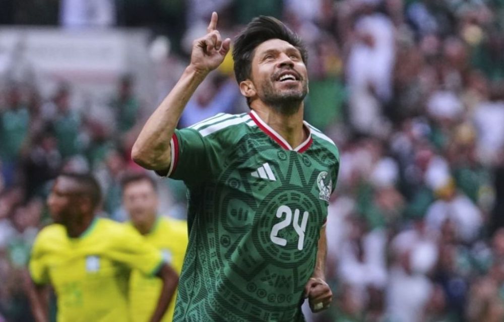 El Estadio Banorte viajó en el tiempo: leyendas de México y Brasil encendieron la fiesta mundialista
