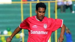 Foto que representa a Enrique Alfaro, exjugador del Toluca, pide ayuda para cirugía contra el cáncer