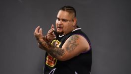 Foto que representa a Niño Hamburguesa lamenta y se disculpa por incidente con un fan, tras despido de AAA