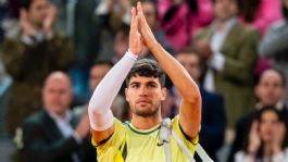 Foto que representa a Carlos Alcaraz anuncia su baja de Roland Garros con emotivo mensaje tras lesión