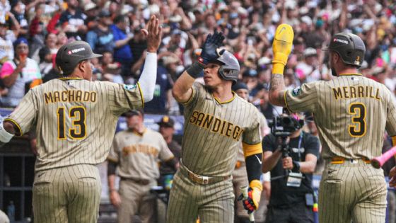 Foto de: Padres gana el primero en CDMX