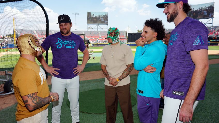 ¡Del ring al diamante! Rey Mysterio y Rey Fénix lanzan la primera bola de Padres vs Dbacks