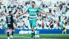 Foto que representa a Santos Laguna golea a Rayados de Monterrey con OSO incluido de Santiago Mele | VIDEO