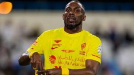 Foto que representa a Julián Quiñones marca doblete con Al-Qadsiah y ya es líder de goleo en la Liga Árabe | VIDEO