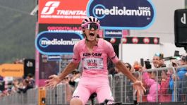 Foto que representa a Isaac del Toro no competirá en el Giro de Italia 2026; ¿por qué es baja el mexicano?