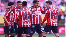 Foto que representa a Liga MX: Chivas, por récord de victorias histórico ante Pumas en torneos cortos