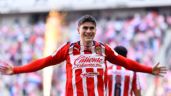 Foto ilustrativa de la nota titulada: Chivas saca empate de último minuto a Pumas con polémico penal; Hormiga anotó doblete