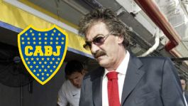 Foto que representa a La corbata roja de Ricardo La Volpe que desató polémica en su debut con Boca Juniors
