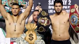 Foto que representa a ¿Cuántos MILLONES ganarán David Benavidez y Zurdo Ramírez por su pelea?