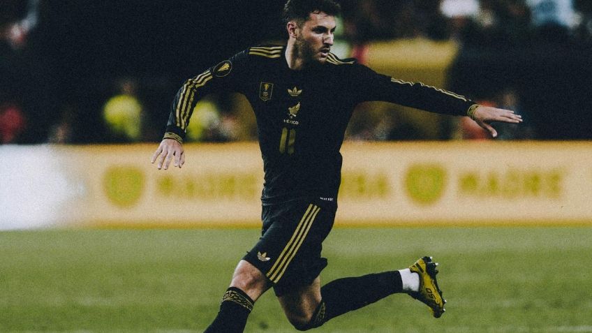 ¿Traición celeste? Santiago Gimenez revela que su ídolo de niño fue una leyenda de Chivas