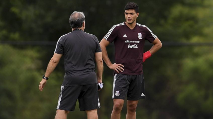 Raúl Jiménez revela que se rompió el vestidor con Tata Martino en Qatar 2022: "Era estricto"