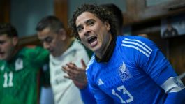 Foto que representa a Erik Lira y Memo Martínez destacan el impacto de Guillermo Ochoa en el CAR