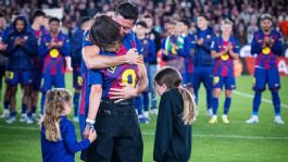 Foto que representa a Robert Lewandowski, al borde de las lágrimas en su despedida del FC Barcelona | VIDEO