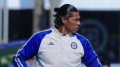 Foto ilustrativa de la nota titulada: Confirman la condición para que Joel Huiqui continúe como DT de Cruz Azul en el Apertura 2026