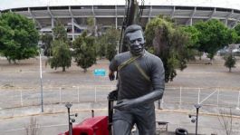 Foto que representa a Mundial 2026: Así luce la impresionante estatua de Pelé en el Estadio Jalisco