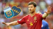 Foto ilustrativa de la nota titulada: Xabi Alonso y su inesperada conexión con un histórico ídolo de Boca y la Selección Argentina