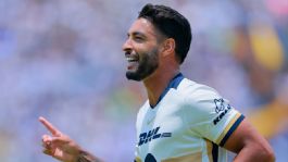 Foto que representa a ¿Habrá maldición para Pumas? Nathan Silva tocó el trofeo de la Liga MX previo a la Final