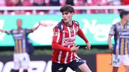 Foto que representa a ¿Adiós, Chivas? Hormiga González rompe el silencio sobre sus opciones de ir a Europa