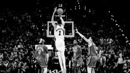 Foto que representa a NBA: Wembanyama logra triple desde media cancha y empata la serie Spurs vs Thunder | VIDEO